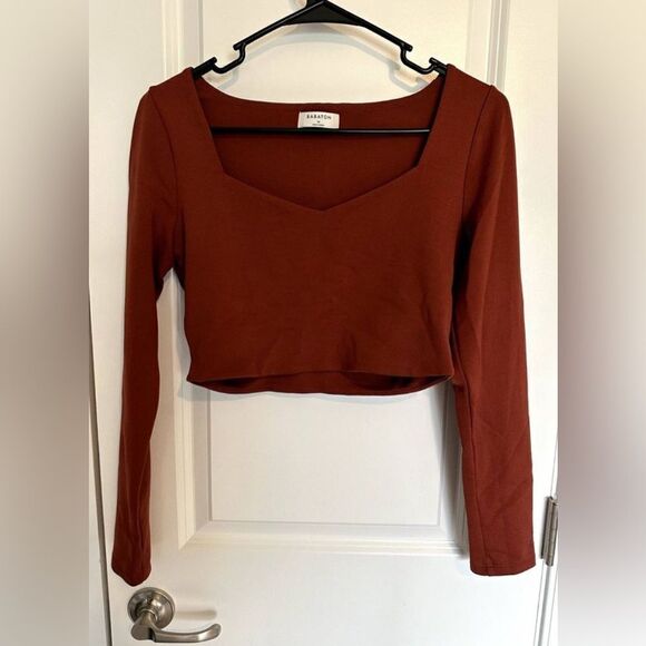 Babaton by Aritizia Long Sleeve Crop Top Size Large Burnt Orange - Picture 1 of 4